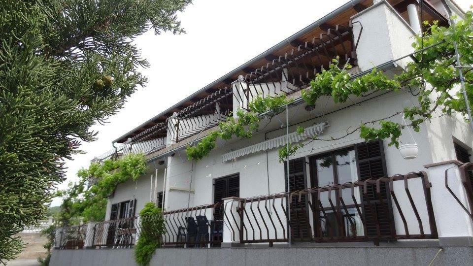 Delfin Apartments Sveti Juraj Exterior foto